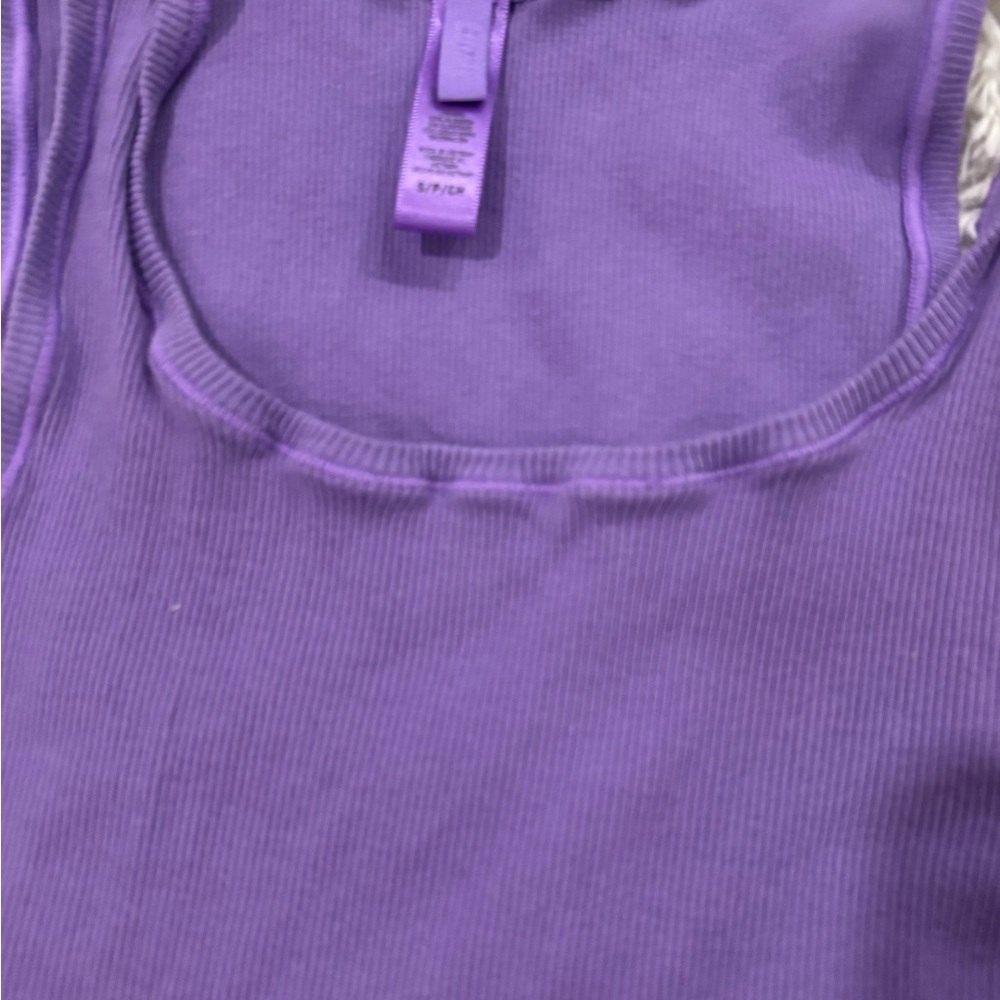 SKIMS Ribbed Purple Tank Top - Picture 2 of 3